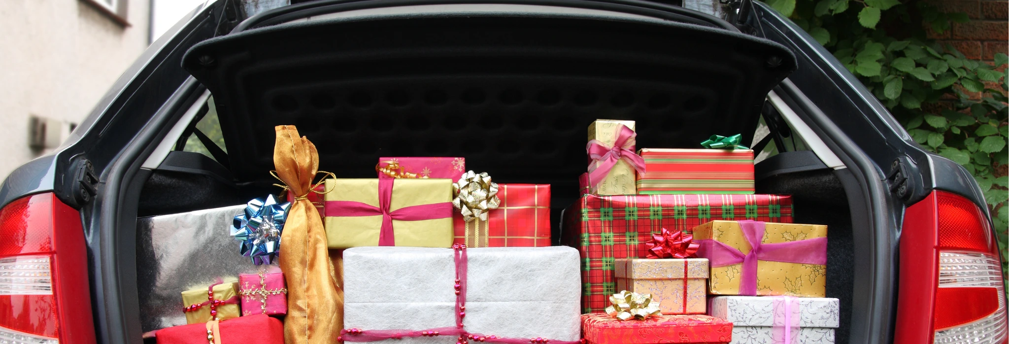 Δώρα σε πορτμπαγκάζ αυτοκινήτου